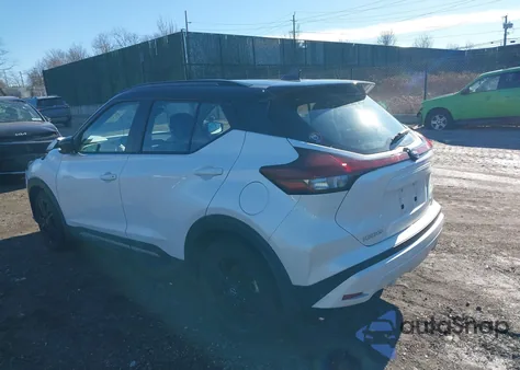 2022 Nissan Kicks Sr Xtronic Cvt z USA, uszkodzony, nr VIN 3N1CP5DV3NL529371